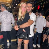 Nicole Neumann y Manuel Urcera lo dieron todo con un apasionado video frente al espejo