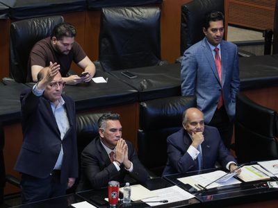 Priistas cuestionan cerco en el Senado mientras se debate sobre el pleito entre Alito y Noroña