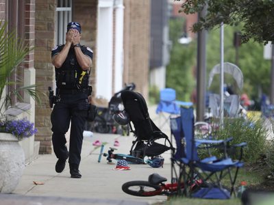 Qué se sabe sobre el sospechoso detrás del tiroteo en Illinois