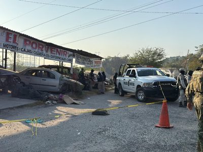 Cadáveres de dos mujeres y un menor son hallados afuera de un deshuesadero en Acapulco