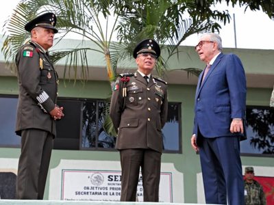 Relevan a general que dijo que la paz en Sinaloa depende de los narcos