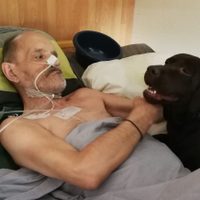 Francés con enfermedad terminal difundirá en Facebook su agonía