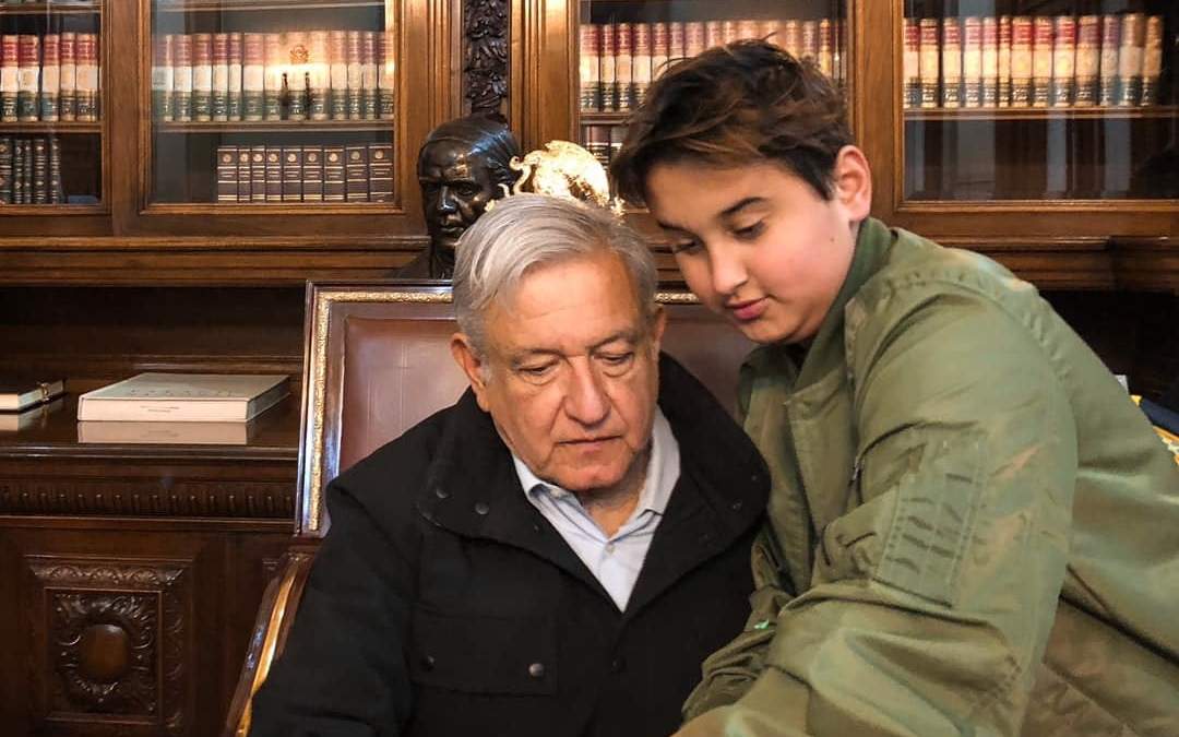 López Obrador y su hijo