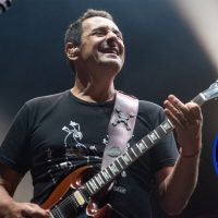 Aerolíneas Argentinas: Ricardo Mollo apoyó a los empleados en pleno recital y le "pegó" al Gobierno