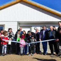 Los habitantes de Las Coloradas celebraron junto al gobernador la concreción de varias obras
