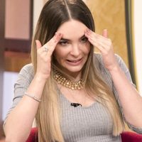 ¡Escándalo familiar! Acusaron al hermano de Belinda de vender fotografías suyas