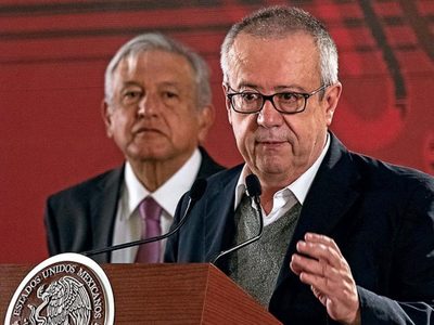 'El conflicto de interés se llama Alfonso Romo”, revela Carlos Urzúa a Proceso