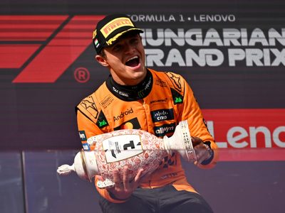 Norris lidera el 1-2 de McLaren en Hungría y aprieta la puja por el título de la F1