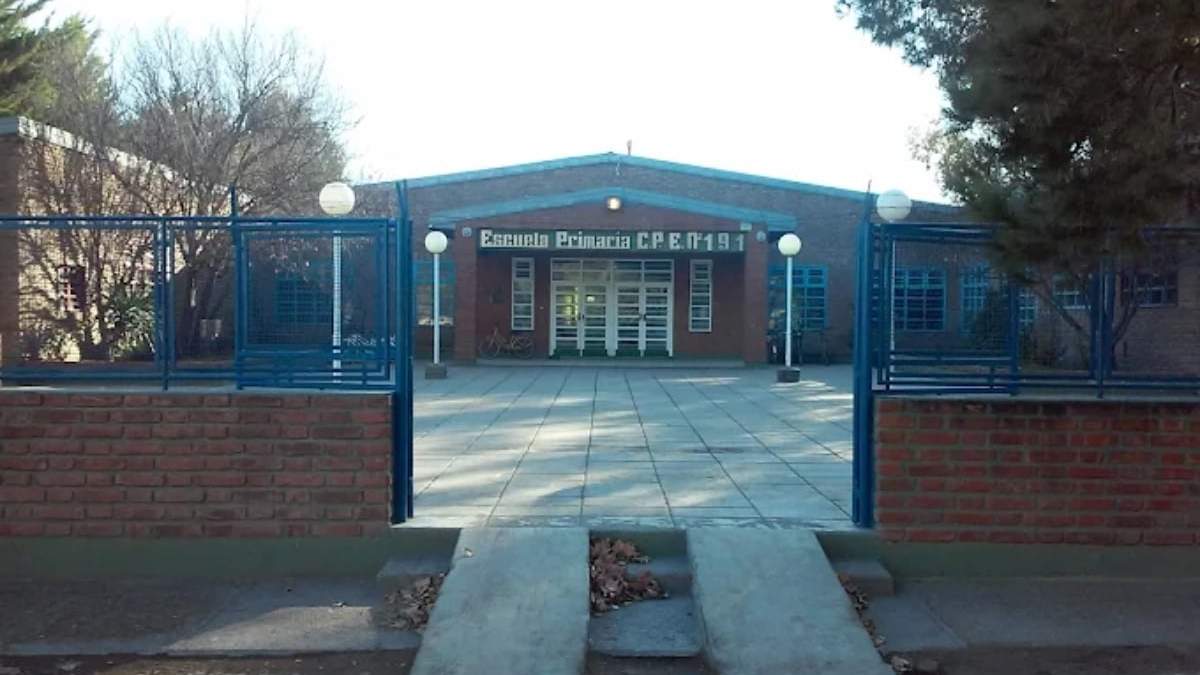 Un accidente impactó a la comunidad de la escuela 191 de San Patricio del Chañar. Fuente: (Google Maps)