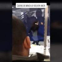 Víctima de asalto acusa a cajera de estar coludida con ladrones que le quitaron 53 mil pesos (Video)