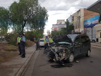 Causa motociclista: testigos aseguran que la camioneta pasó el semáforo en rojo