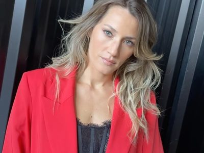 Mica Viciconte despide el invierno con los maxibuzos que lució junto a las hijas de Nicole Neumann