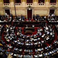 Tras seis meses de trabas, Milei logra la aprobación de sus primeras leyes