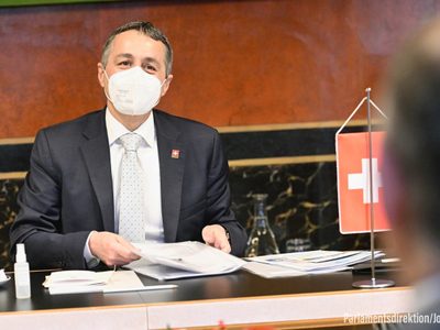 Suiza condena invasión a Ucrania y pide rendición de cuentas a Rusia