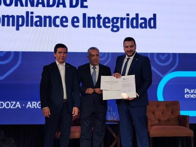 Premio consuelo para Cornejo en el cierre de listas