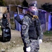 Nadie entra ni sale de Villa Azul: así es el megaoperativo en la villa con coronavirus