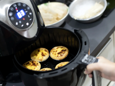 Si no querés pasar tanto tiempo en la cocina, mirá estos 3 postres fáciles que podés preparar en la Air Fryer