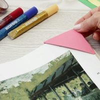 Con carpetas viejas, hacé tus propios señaladores plásticos súper resistentes para organizar mejor tus estudios