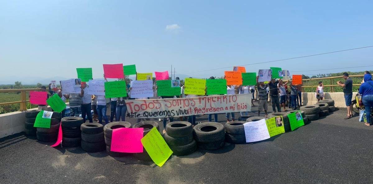 El bloqueo en la carretera entre Colima y Michoacán