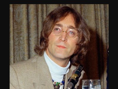 Periodista polaco es suspendido por calificar “Imagine” como “una visión del comunismo” en París
