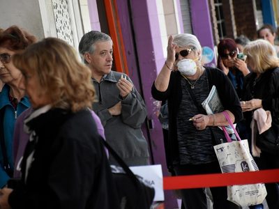 El Gobierno evalúa un pago de un bono para los jubilados
