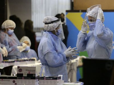 Coronavirus en Argentina: bajaron las muertes, casos e internaciones respecto al sábado pasado
