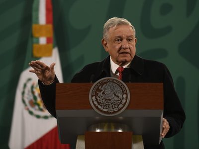 Apagón afectó a 400 mil usuarios dice AMLO y descarta boicot