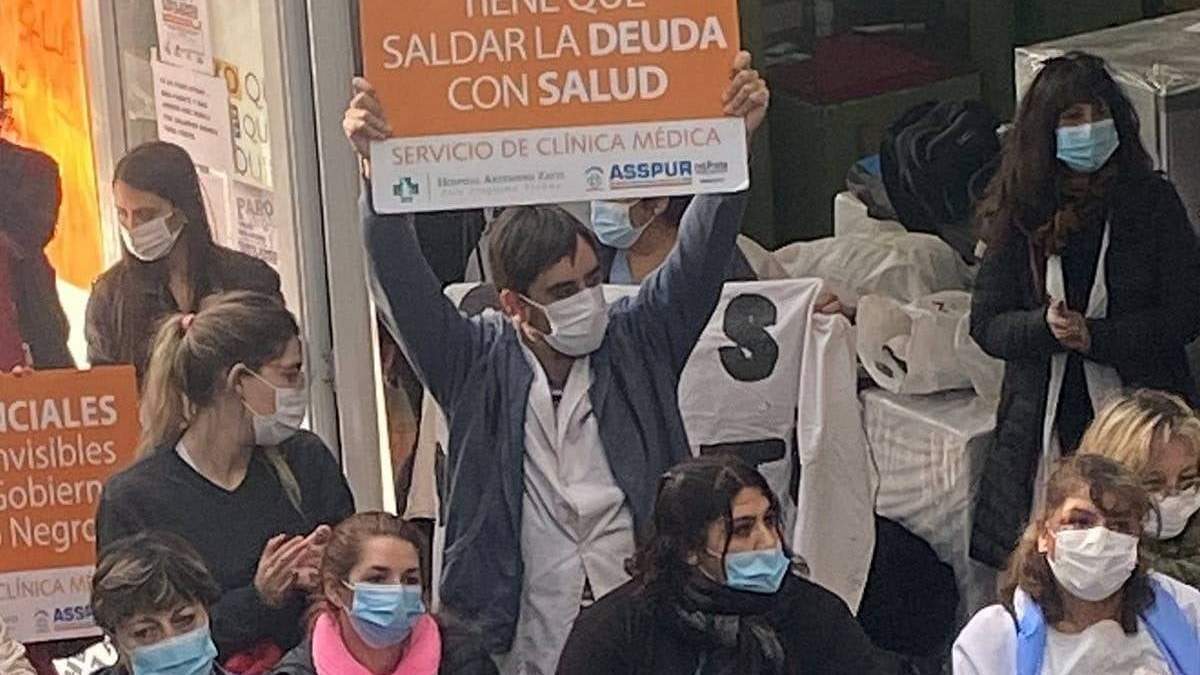 Solo se atienden urgencias. Fuente: (Facebook)