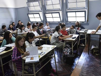 Pruebas PISA: en Argentina, 7 de cada 10 estudiantes no logra niveles básicos en matemáticas