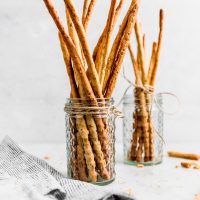 Talitas integrales sabor a queso: para picotear con salsas o cremas en tu próxima juntada