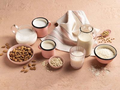 No tires las semillas del melón y convertilas en una nutritiva leche vegetal mejor que las compradas