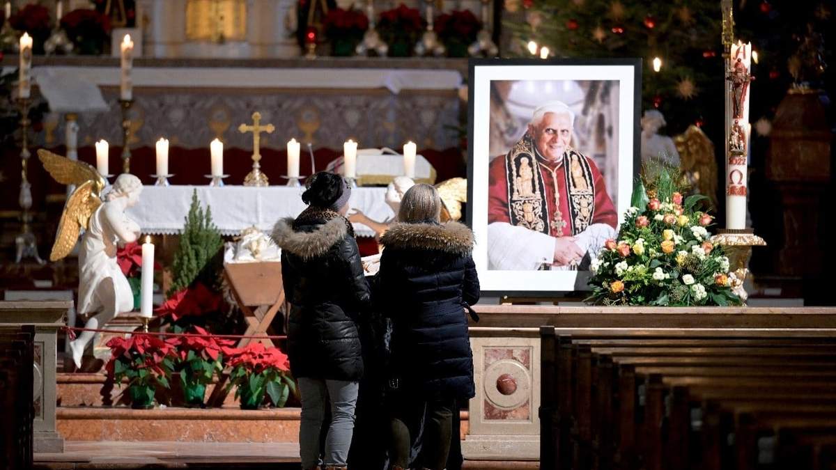 Benedicto XVI murió a los 95 años