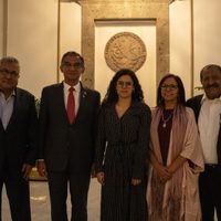Se reune el Dr. Américo Villarreal con Arnulfo Rodríguez Treviño, Leticia Ramírez Amaya y  Alfonso Cepeda.