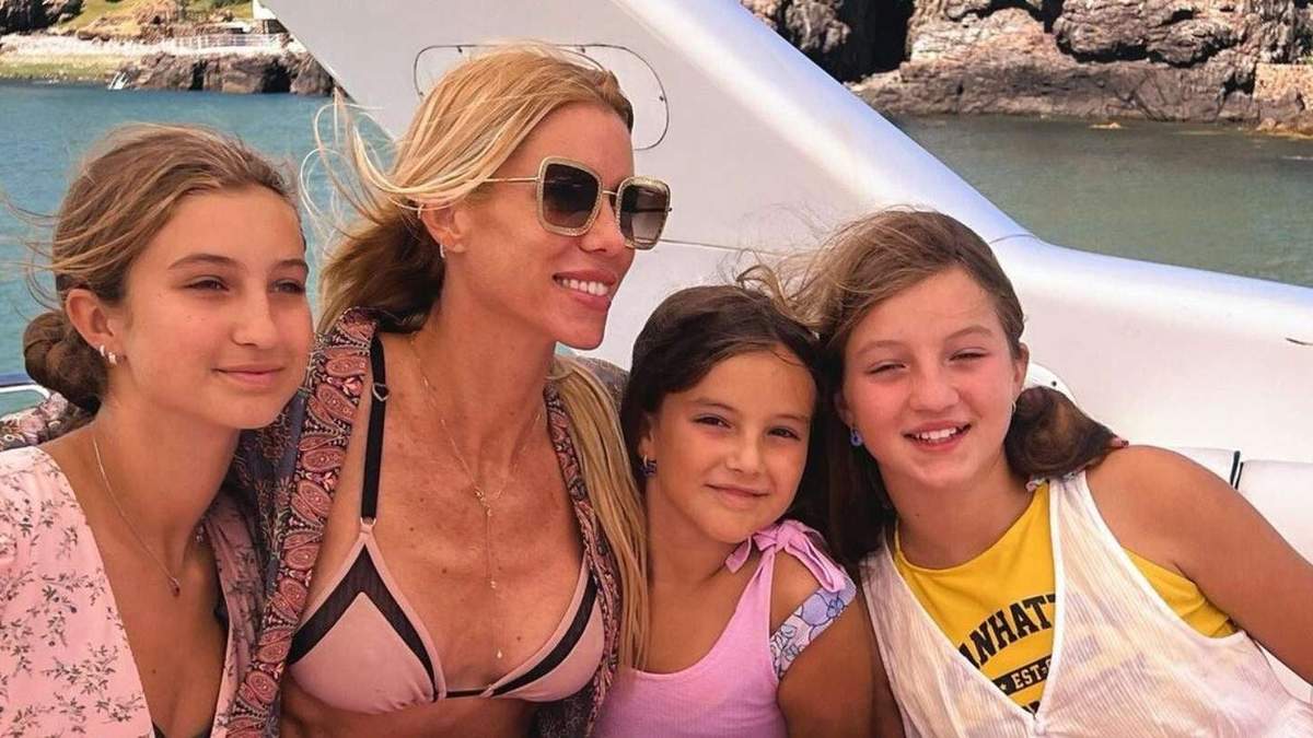 Nicole Neumann y sus hijas. Fuente: (Instagram)