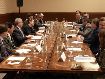 Sheinbaum se reúne con empresarios de Canadá que buscan invertir en México