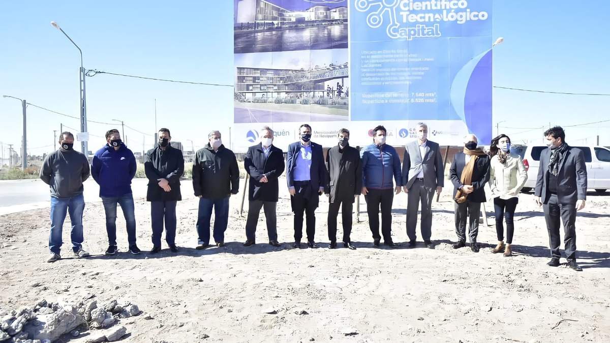 El intendente Mariano Gaido participó de un acto junto a empresarios. Fuente: (Twitter)