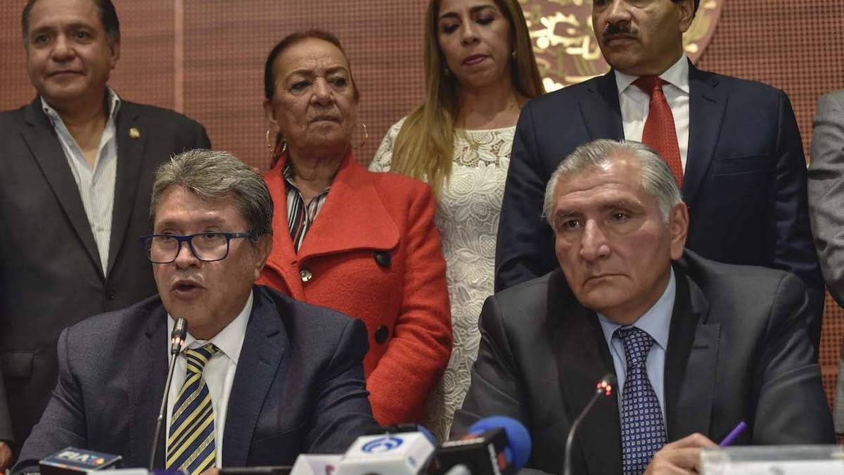 El secretario de Gobernación en conferencia después de reunirse con los senadores de Morena