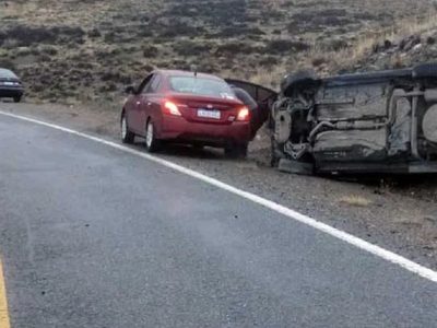 Una familia de Lago Puelo volcó en la ruta 234 cerca de Junín de los Andes
