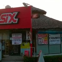 Mientras Astudillo festeja, en Zihuatanejo cierran establecimientos contra la inseguridad