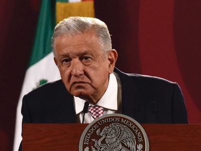 AMLO niega que exista pacto patriarcal para encubrir a agresores de mujeres