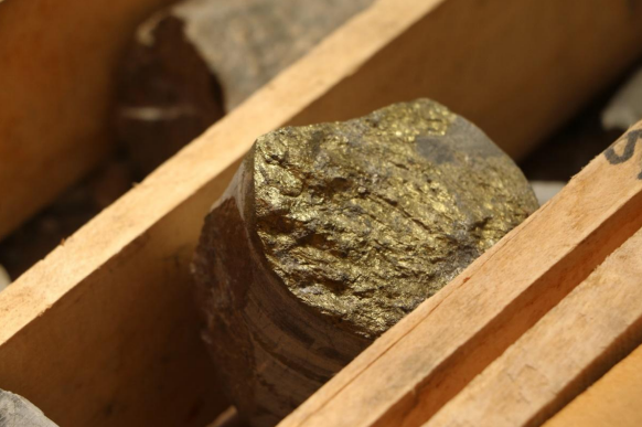 Mineral a procesar en escombrera.