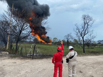 Ruptura en gasoducto de Pemex desata incendio en Tabasco