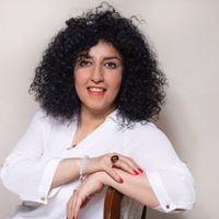 Denuncian "palizas, insultos y obscenidades" durante la detención de la Nobel iraní Narges Mohammadi