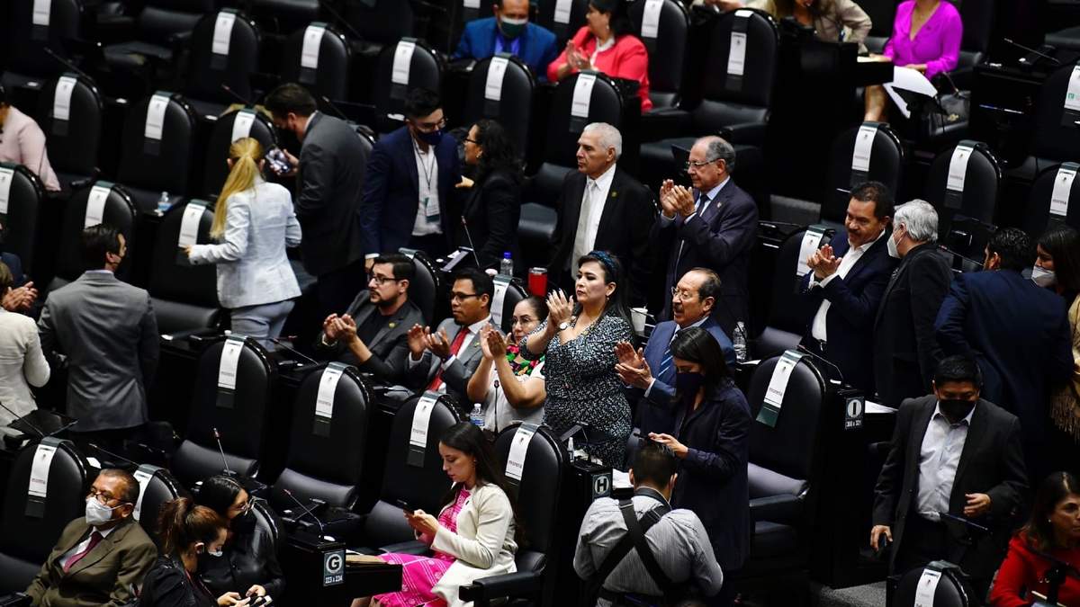 Diputados durante la discusión sobre la revocación de mandato