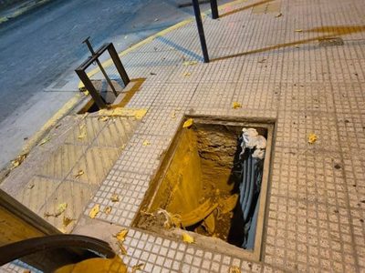 Insólito: vecinos reclaman por una nueva ola de robos de tapas de alcantarillas