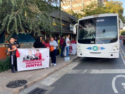 Arriban en autobuses a la CDMX para la "Marcha por la Transformación"