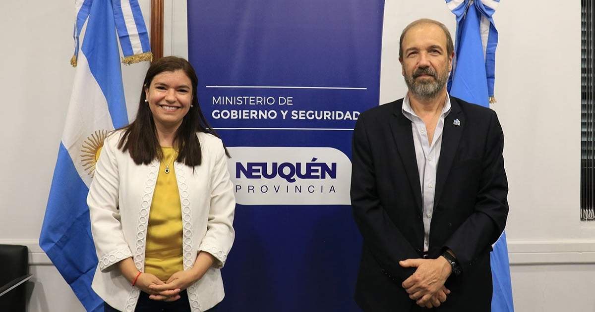 Autoridades de Neuquén y SEGEMAR. Fuente: (Twitter)