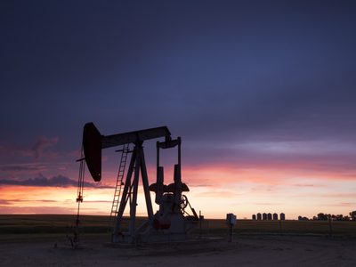 Los precios del petróleo cotizan estables en las bolsas internacionales