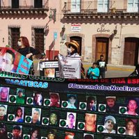 Madres de desaparecidos asisten a foro y marchan en Zacatecas; 'volteen hacia nosotras”, piden