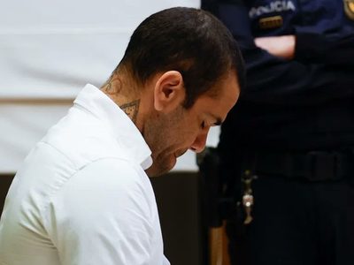 Dani Alves es condenado a cuatro años y medio de prisión por la violación a una joven